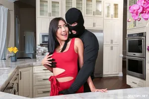 Yêu cô em, đụ luôn cô chị